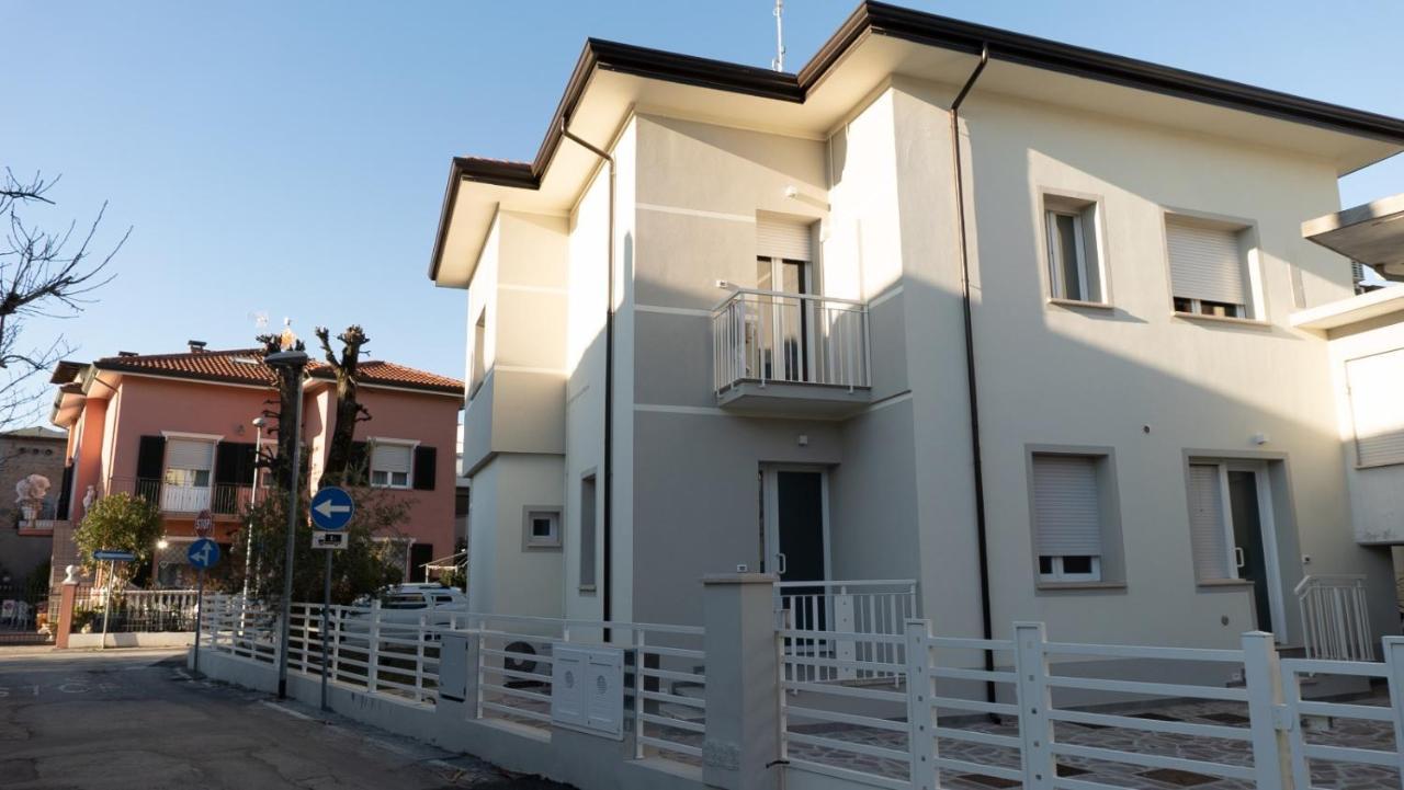 Villino Cavour Apartment Rimini Luaran gambar